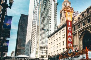 Chicago Theater in time lapse photography during daytime